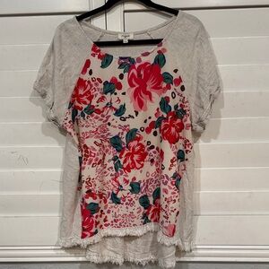 Umgee Gray and Pink Floral Short Sleeve Top